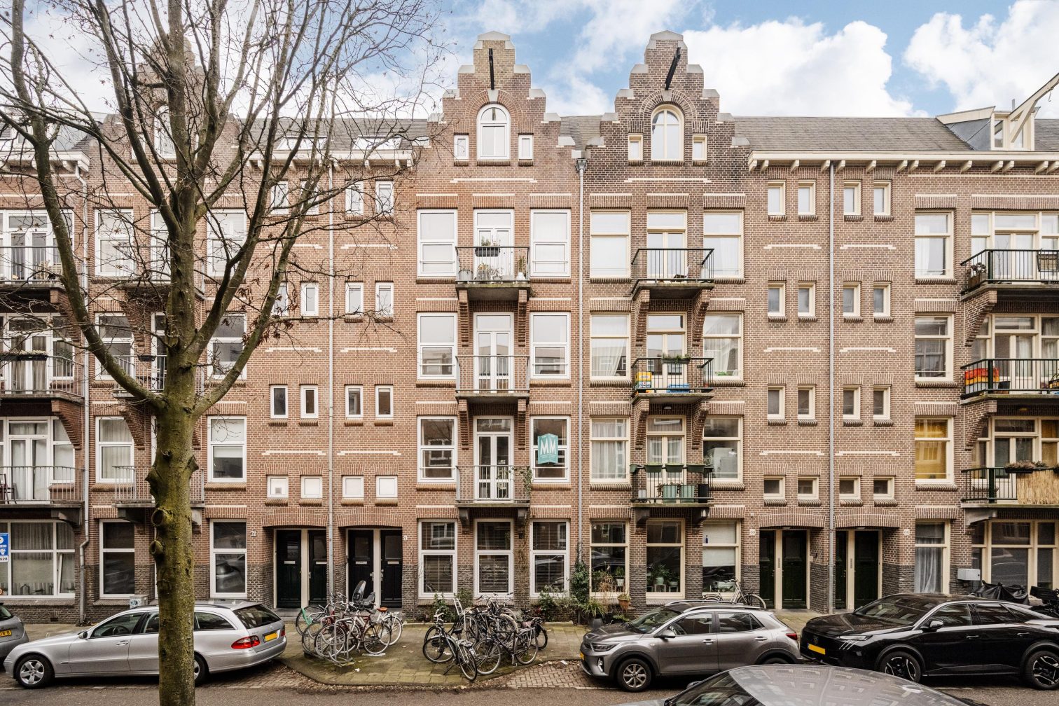 Straatbeeld van de Tweede Boerhaavestraat in Amsterdam-Oost